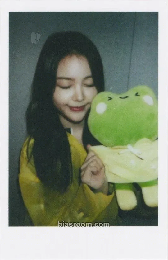 Carmen STYLE Photocard - Hearts2Hearts - Hearts2Hearts K-pop photocard