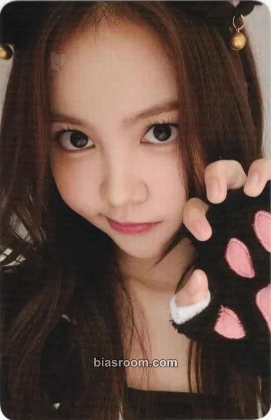 Carmen STYLE Photocard - Hearts2Hearts - Hearts2Hearts K-pop photocard