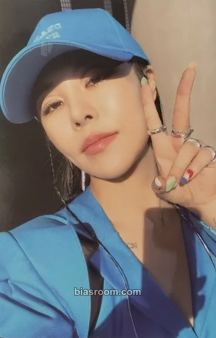 Wheein Redd Photocard - MAMAMOO - MAMAMOO K-pop photocard