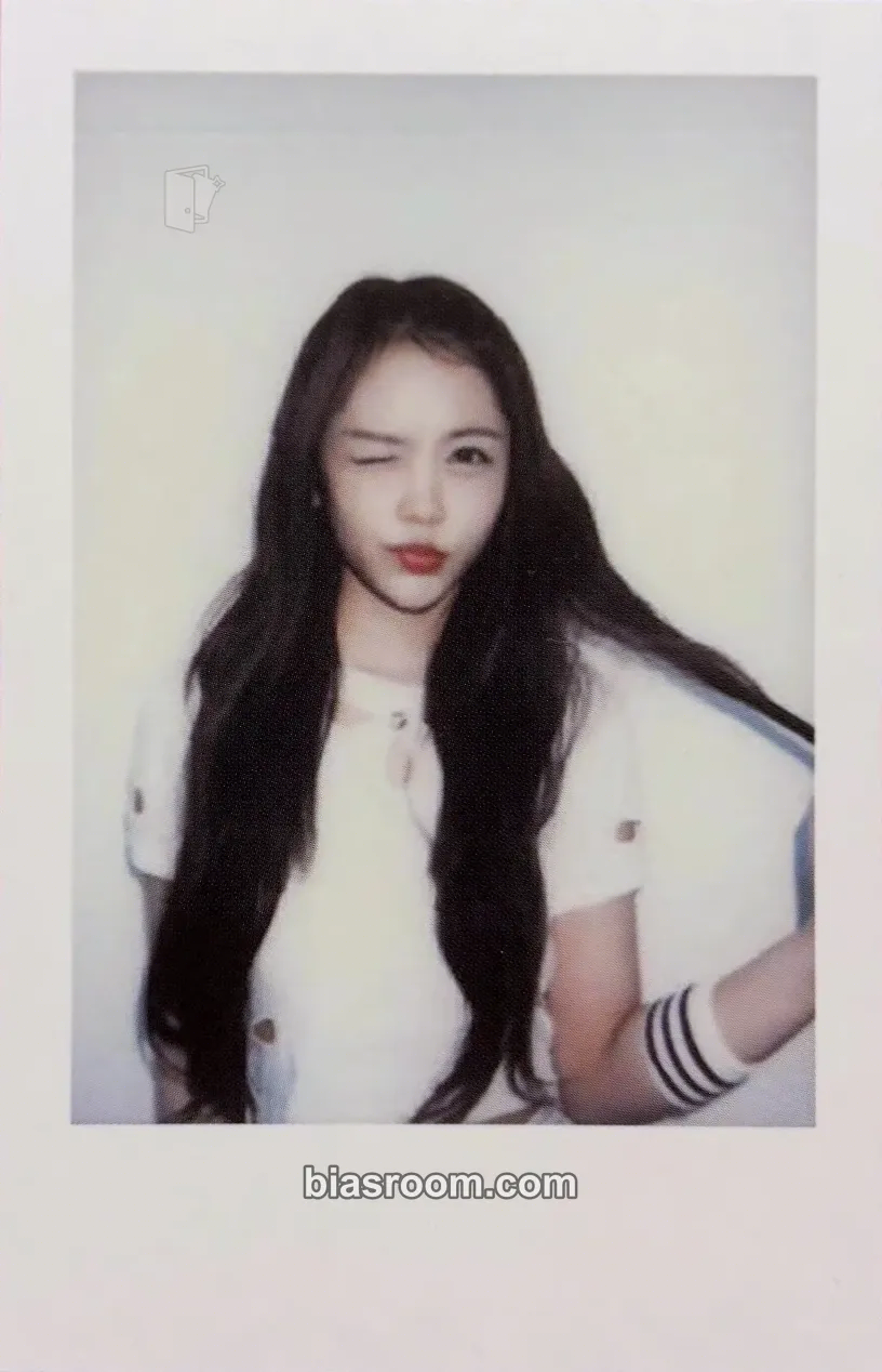 Carmen STYLE Photocard - Hearts2Hearts - Hearts2Hearts K-pop photocard