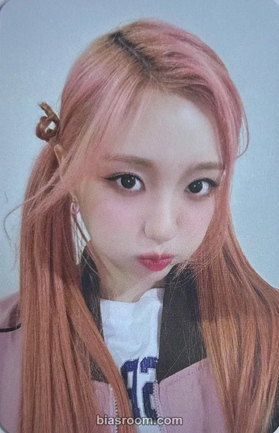 Yeseo LOVESTRUCK! Photocard - Kep1er - Kep1er K-pop photocard