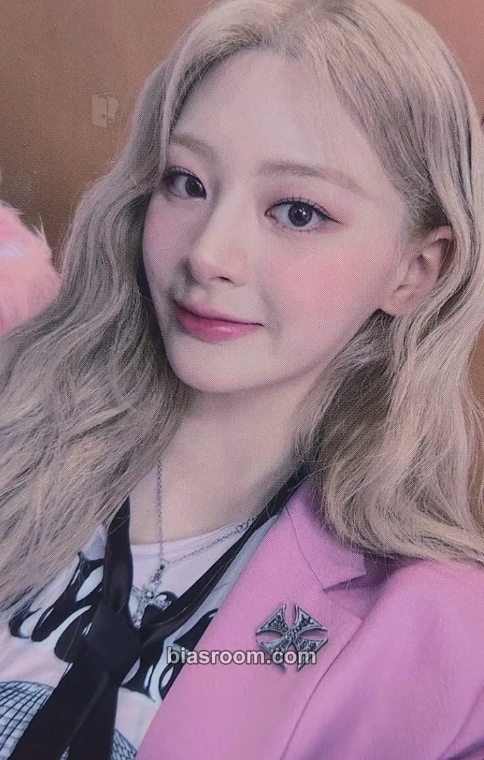 Seeun Teddy Bear Photocard - STAYC - STAYC K-pop photocard