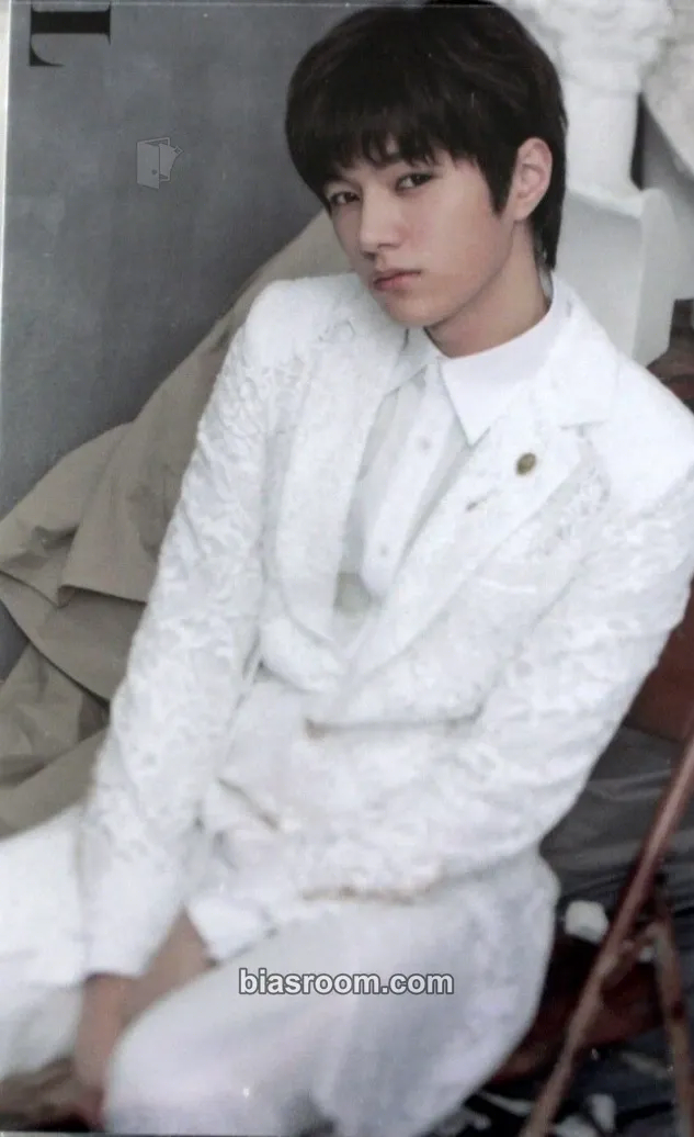 L / Myungsoo Season 2 Photocard - INFINITE - INFINITE K-pop photocard