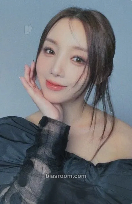 Kim Jiyeon (Kei) 7+Up Photocard - EL7Z UP - EL7Z UP K-pop photocard