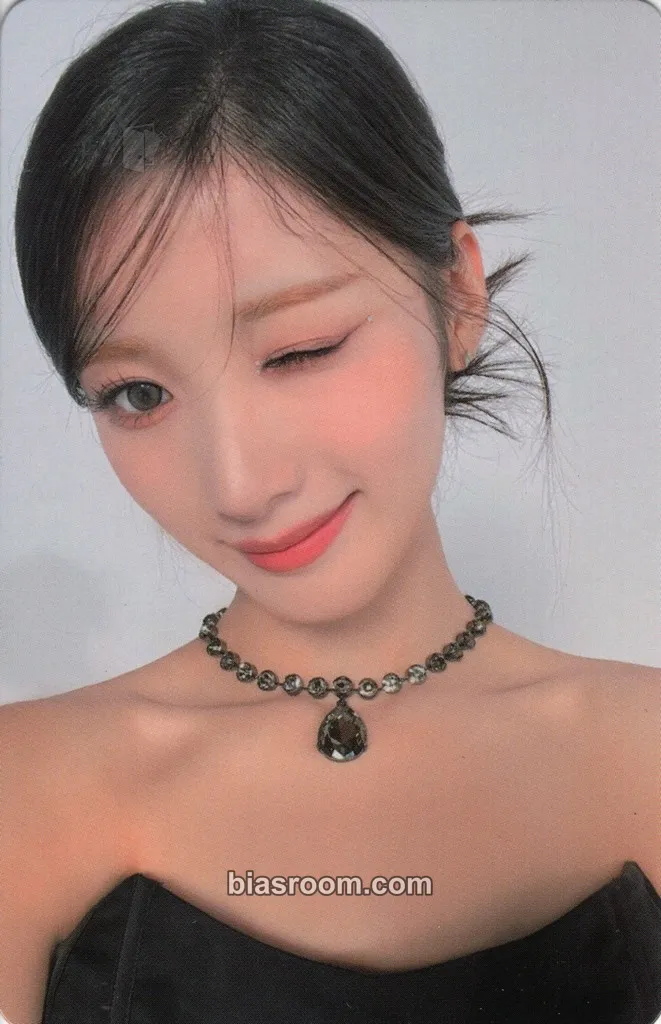 Yuki 7+Up Photocard - EL7Z UP - EL7Z UP K-pop photocard