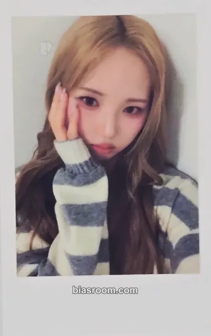 Jiwoo Beyond Beauty Photocard - tripleS - tripleS K-pop photocard
