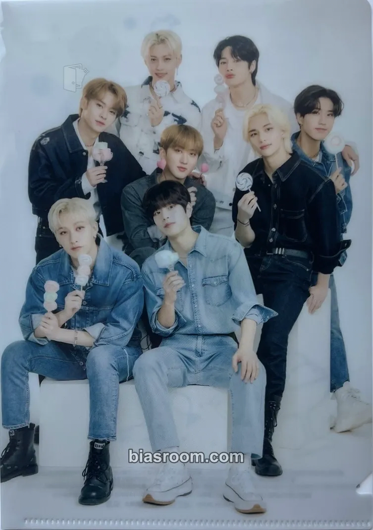 Family Mart x Stray Kids Photocard - Stray Kids - Stray Kids K-pop photocard