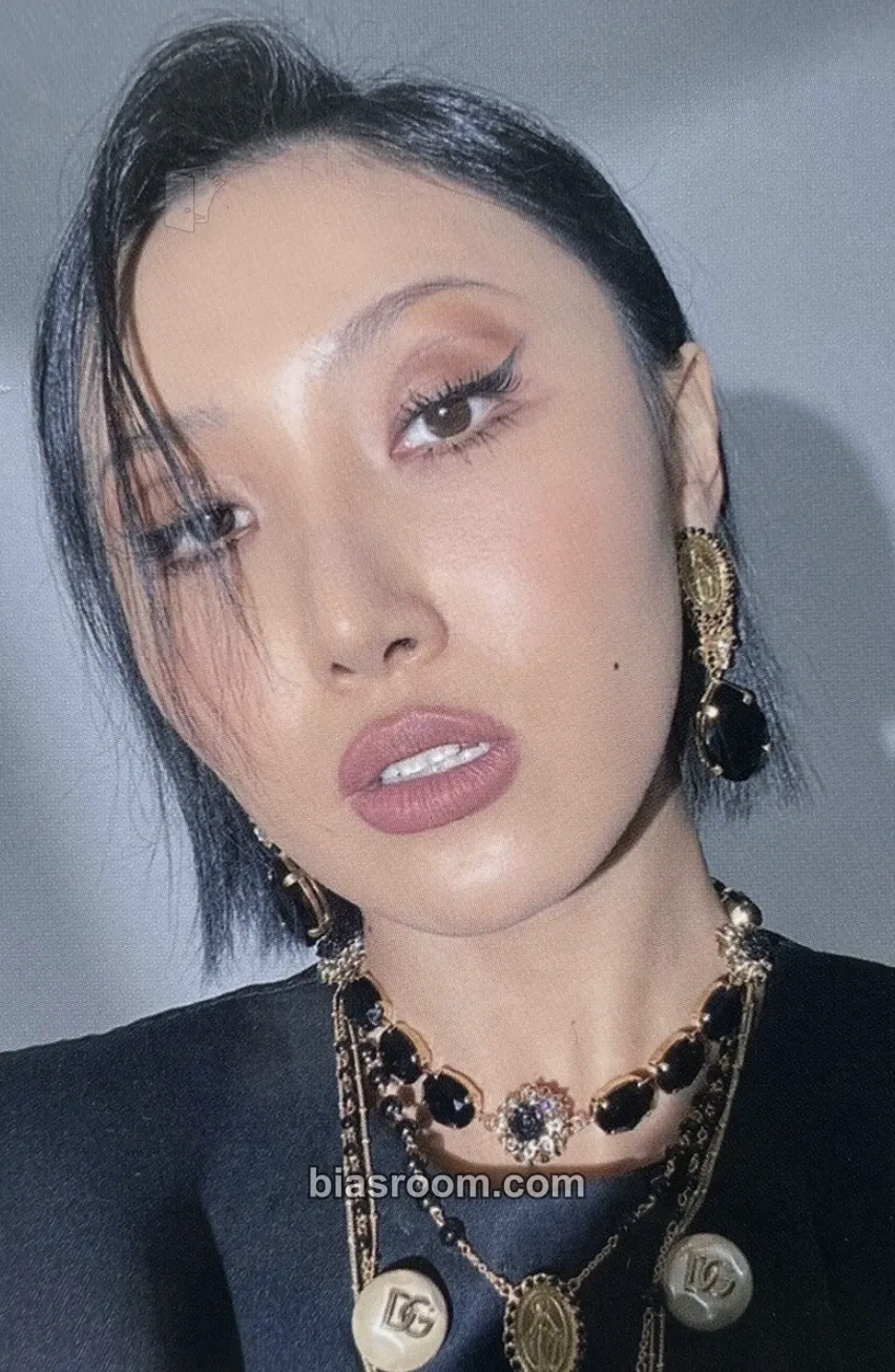 Hwasa Guilty Pleasure Photocard - MAMAMOO - MAMAMOO K-pop photocard