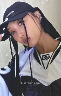 Hwasa Guilty Pleasure Photocard - MAMAMOO - MAMAMOO K-pop photocard