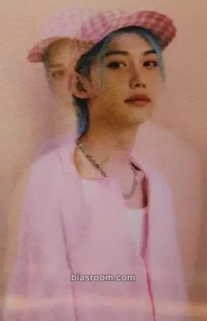 Felix 2024 Japan Season's Greetings - Air-ful Photocard - Stray Kids - Stray Kids K-pop photocard