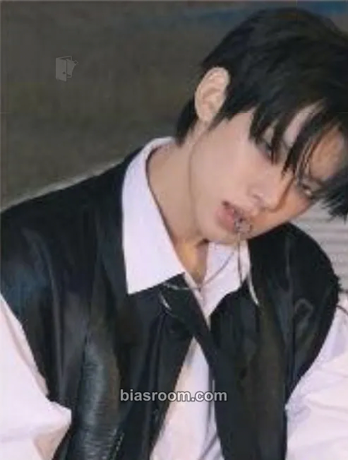 Yeonjun Minisode 3: Tomorrow Photocard - TOMORROW X TOGETHER - TOMORROW X TOGETHER K-pop photocard