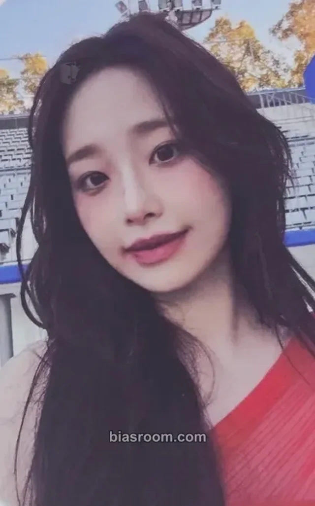 Chuu - Chuu - XO, My Cyberlove Album trading card pop-up store olive young
