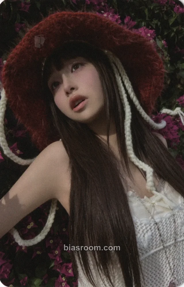 Chuu - Chuu - XO, My Cyberlove Album trading card pop-up store olive young
