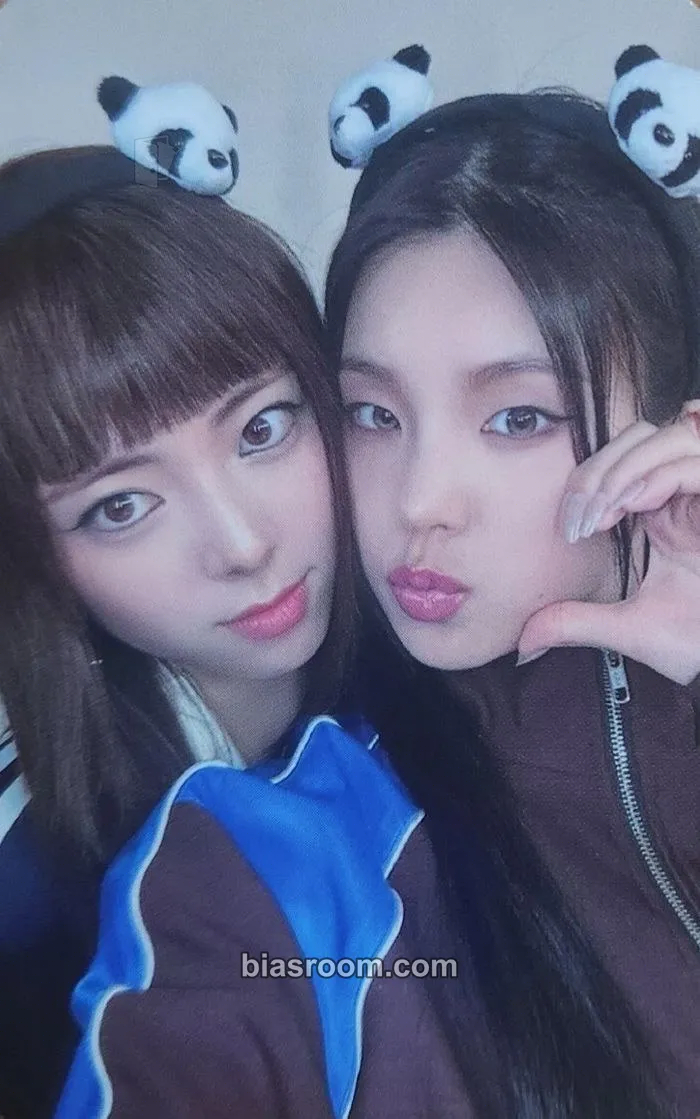 GOLD Photocard - ITZY - ITZY K-pop photocard