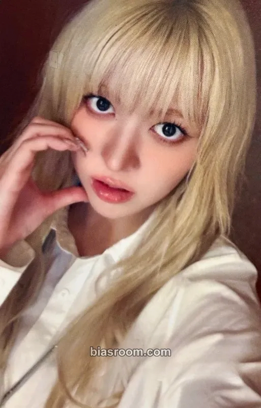 Lily Blue Valentine Photocard - NMIXX - NMIXX K-pop photocard