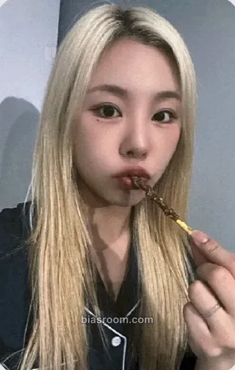 Wheein In the Mood Photocard - MAMAMOO - MAMAMOO K-pop photocard