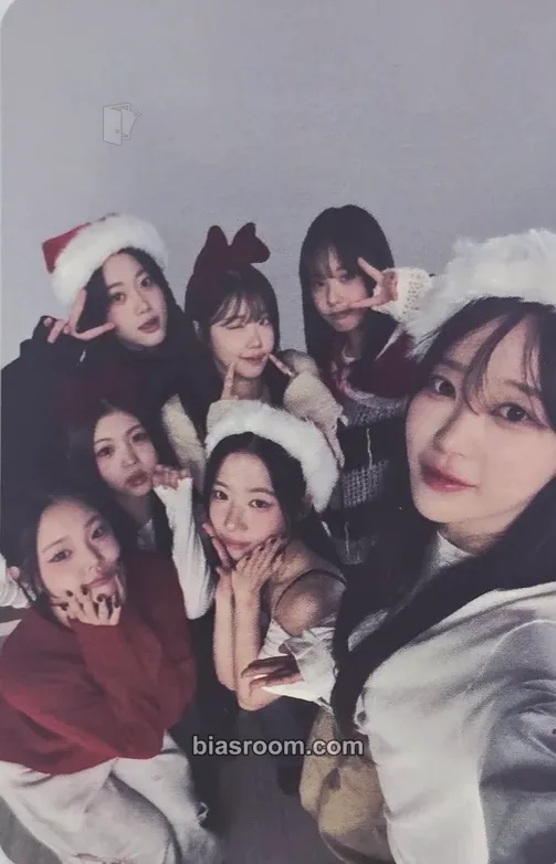 "A new chapter of the party - messier, classier Goods package" Photocard - CLASSy - CLASSy K-pop photocard