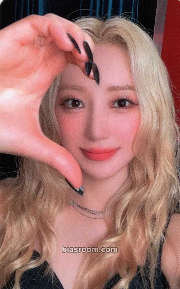 SuA Playlist #You are you Photocard - Dreamcatcher - Dreamcatcher K-pop photocard
