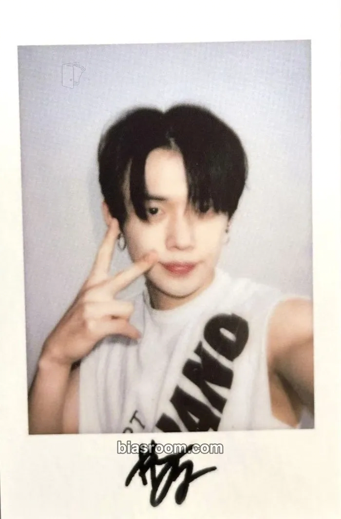Yeonjun Minisode 3: Tomorrow Photocard - TOMORROW X TOGETHER - TOMORROW X TOGETHER K-pop photocard