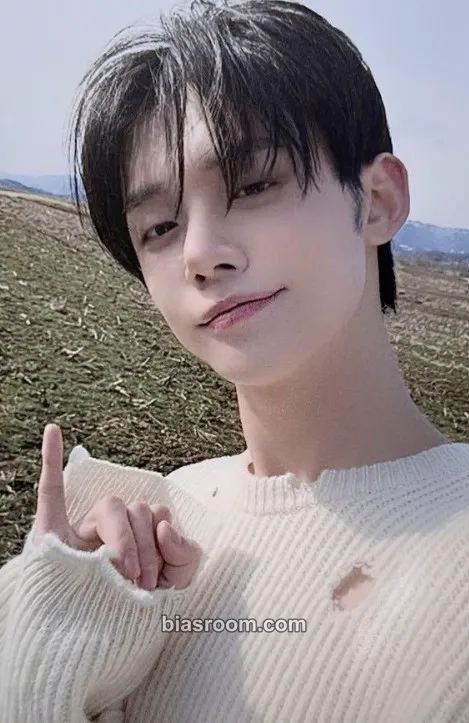 Yeonjun Minisode 3: Tomorrow Photocard - TOMORROW X TOGETHER - TOMORROW X TOGETHER K-pop photocard