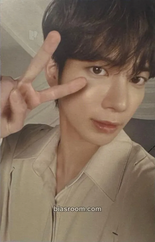 Taehyun Tomorrow X Together Museum Photocard - TOMORROW X TOGETHER - TOMORROW X TOGETHER K-pop photocard
