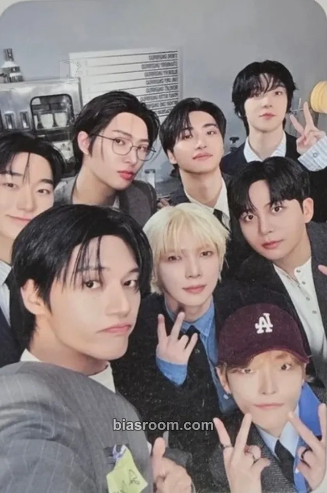 2026 Season's Greetings - Pastry Shop Photocard - ATEEZ - ATEEZ K-pop photocard