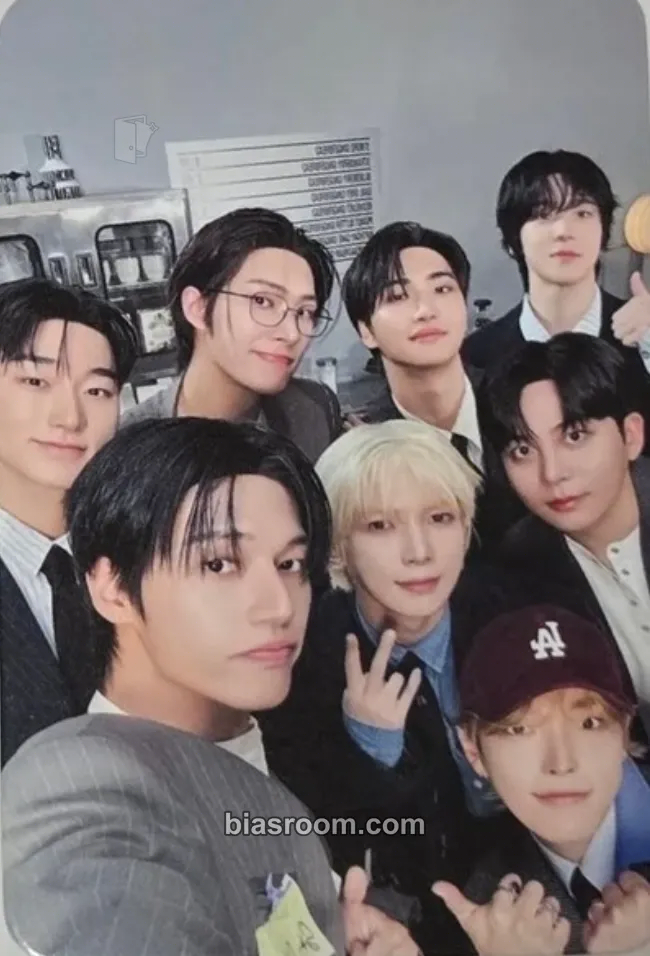2026 Season's Greetings - Pastry Shop Photocard - ATEEZ - ATEEZ K-pop photocard