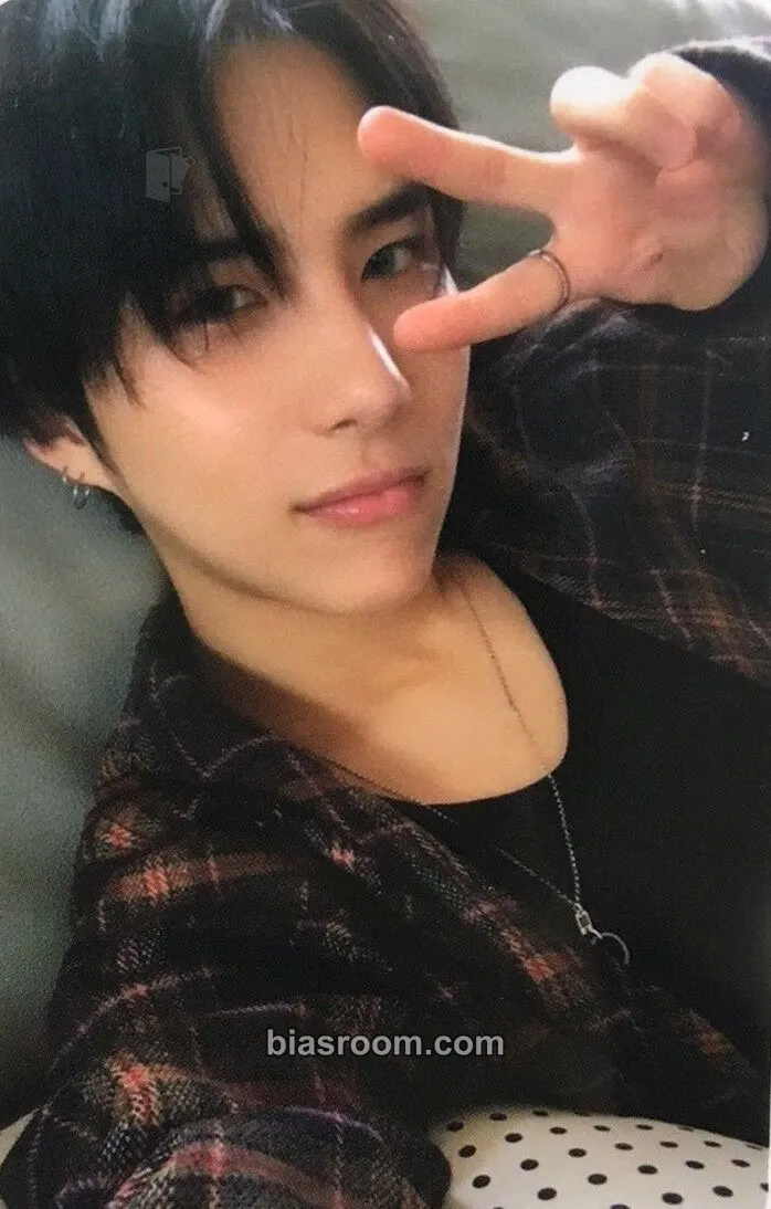 Wow Callin' Photocard - A.C.E - A.C.E K-pop photocard