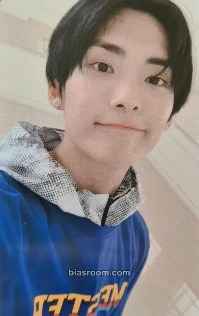 A.C.E - Park Junhee - A.C.E Adventures in Wonderland Album day version album photocard