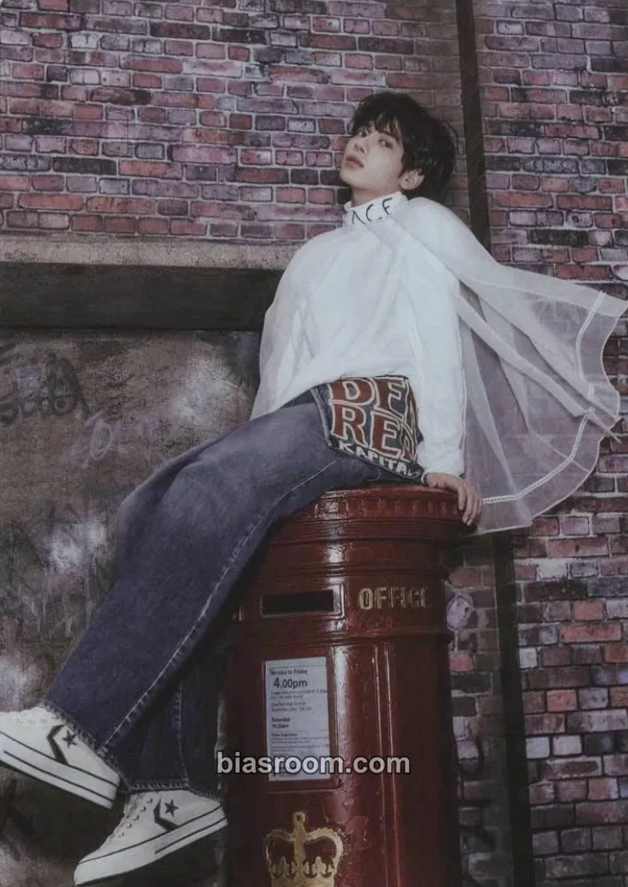 Taehyun 誓い (CHIKAI) Photocard - TOMORROW X TOGETHER - TOMORROW X TOGETHER K-pop photocard