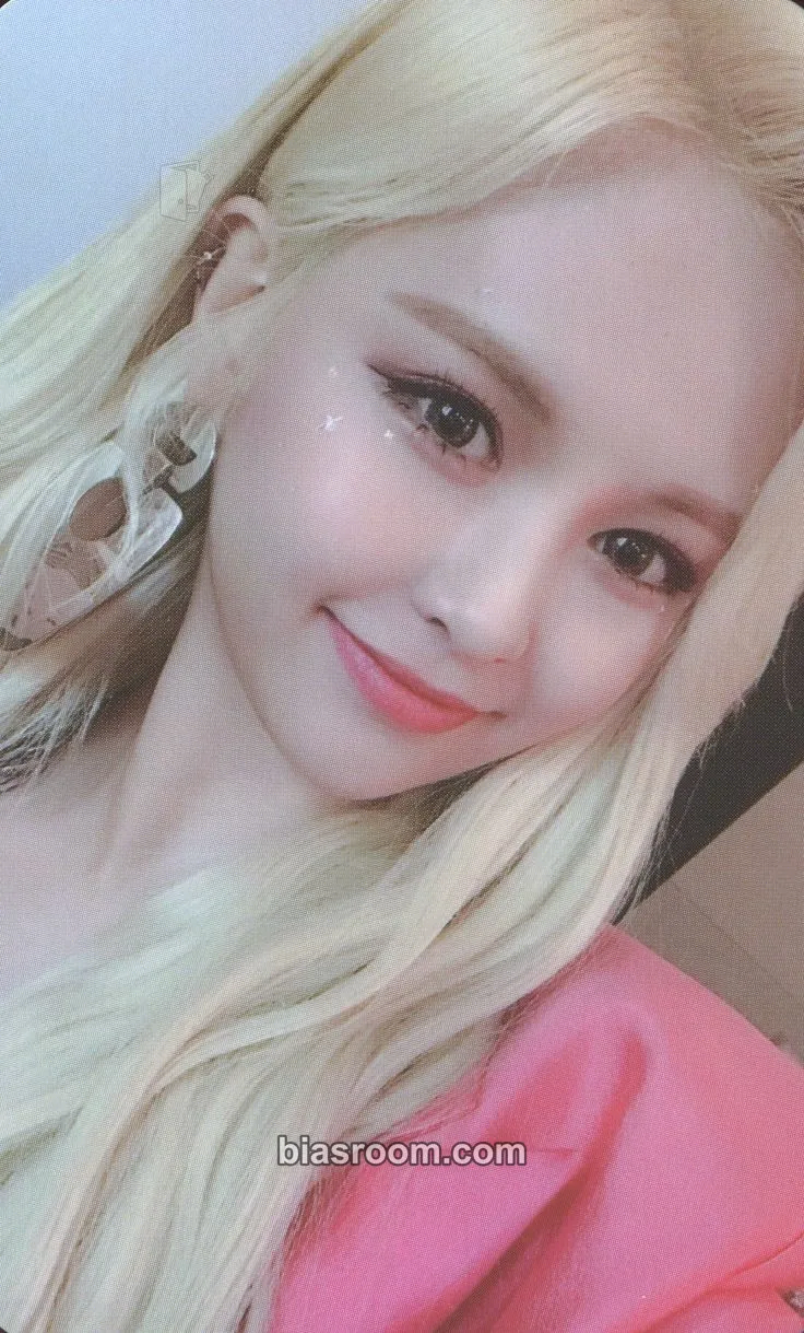 E:U Reminiscence Photocard - EVERGLOW - EVERGLOW K-pop photocard