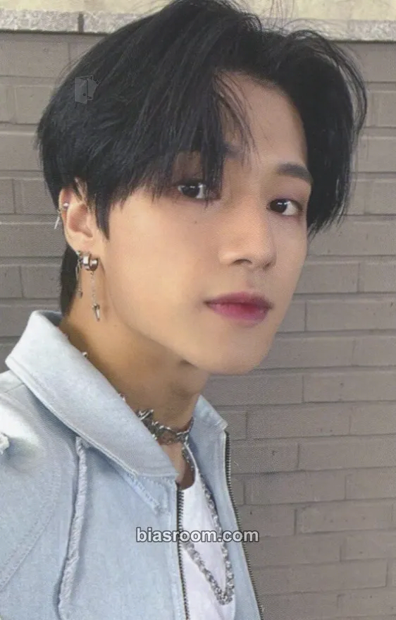 Wooyoung THE WORLD EP.1 : MOVEMENT Photocard - ATEEZ - ATEEZ K-pop photocard