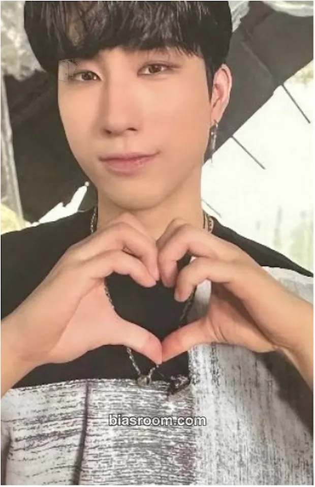 Harin XOXO Photocard - ONEWE - ONEWE K-pop photocard