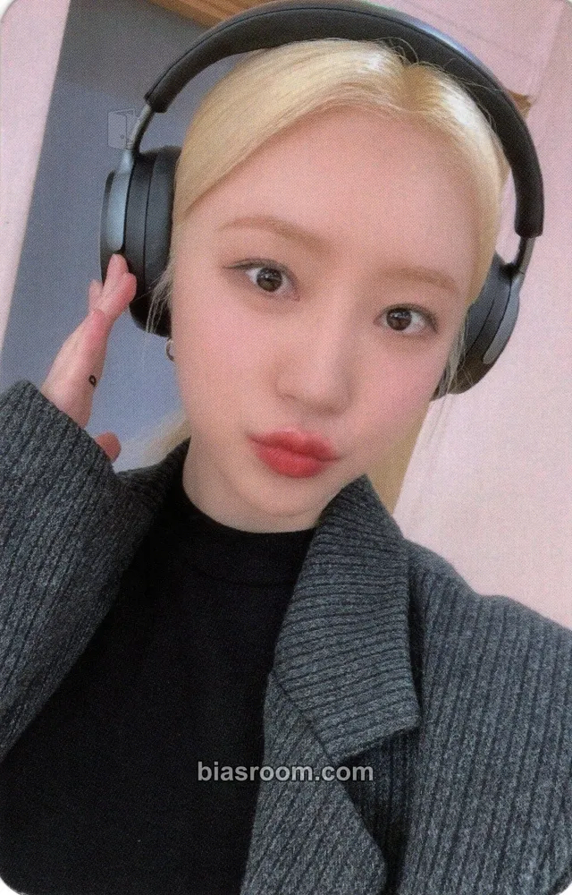 SuA Playlist #You are you Photocard - Dreamcatcher - Dreamcatcher K-pop photocard