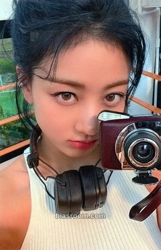 TWICE - Jihyo - ZONE Album musicplant pob (pre-order benefit) digipack version