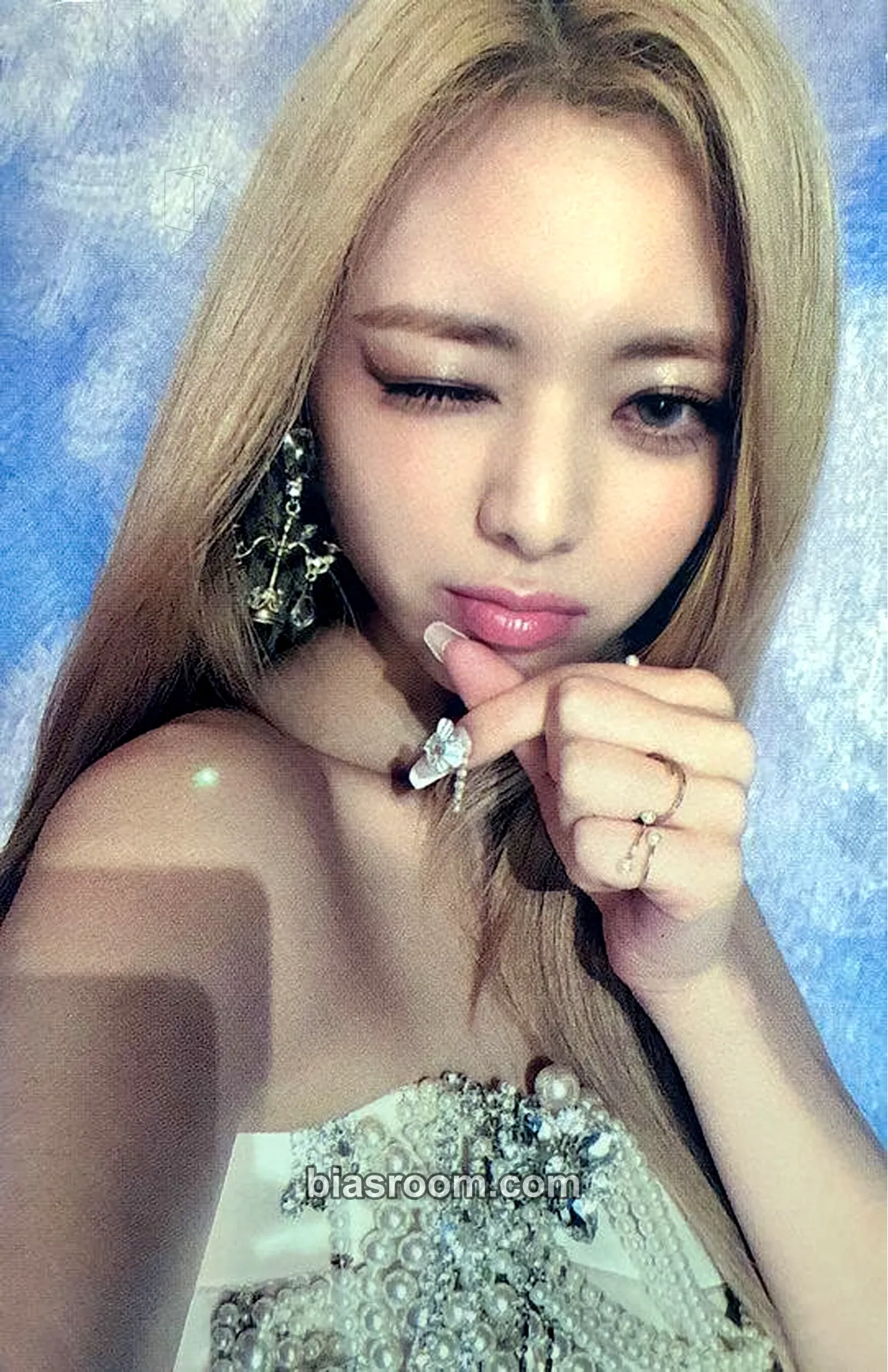 Yuna CHECKMATE Photocard - ITZY - ITZY K-pop photocard