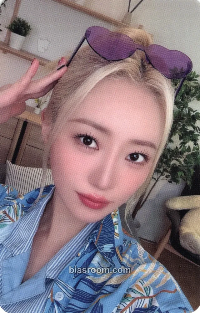 SuA Playlist #You are you Photocard - Dreamcatcher - Dreamcatcher K-pop photocard