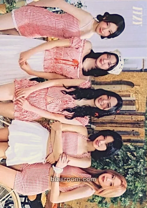 JYP JAPAN POPUP STORE 2025 Photocard - ITZY - ITZY K-pop photocard