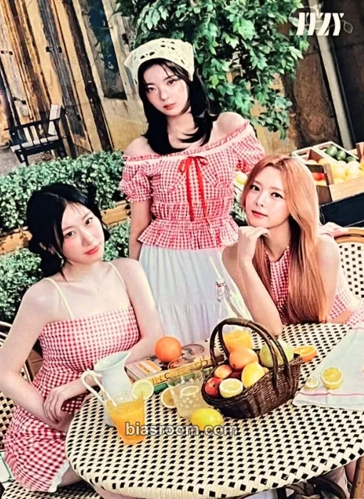 JYP JAPAN POPUP STORE 2025 Photocard - ITZY - ITZY K-pop photocard