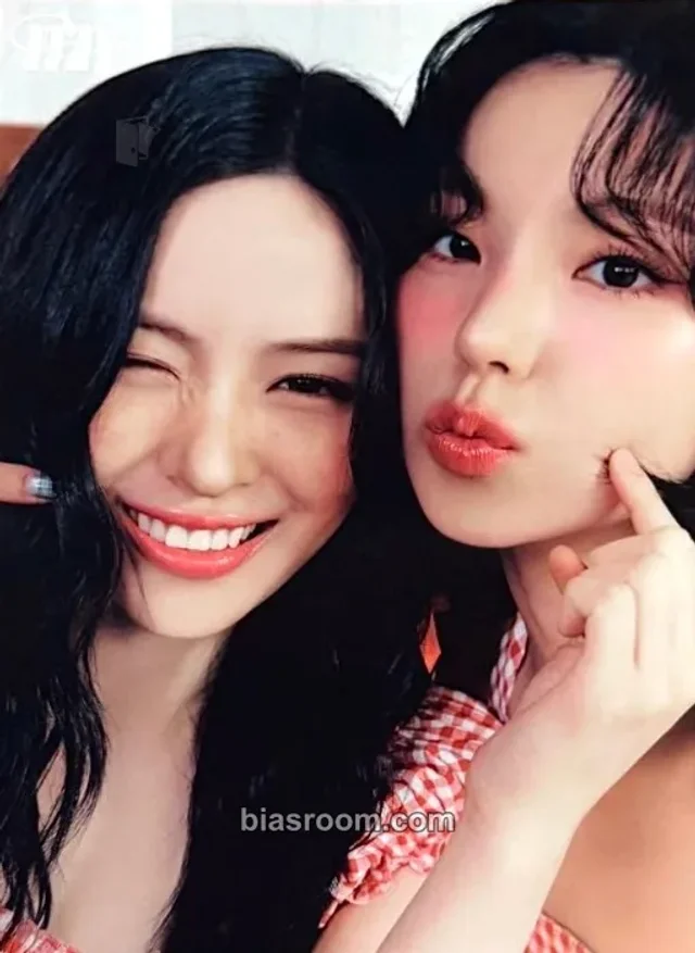 ITZY - Yeji & Ryujin - JYP JAPAN POPUP STORE 2025 Event japan trading card merch photocard pop-up store concept photocard non-standard size