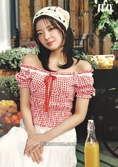 Lia JYP JAPAN POPUP STORE 2025 Photocard - ITZY - ITZY K-pop photocard