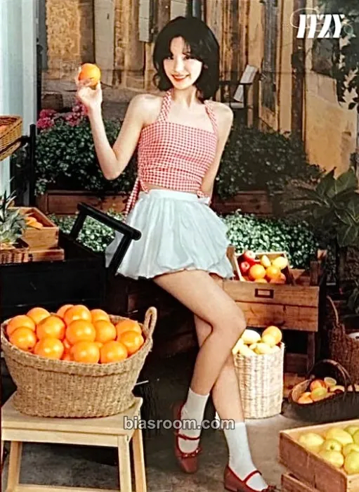 Yeji JYP JAPAN POPUP STORE 2025 Photocard - ITZY - ITZY K-pop photocard