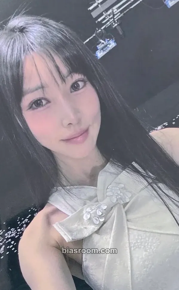 Yuju Season of Memories Photocard - GFRIEND - GFRIEND K-pop photocard