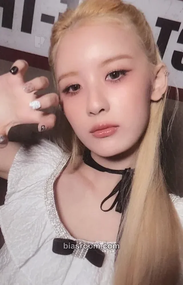GENBLUE - Lili - Act Like That Album album photocard