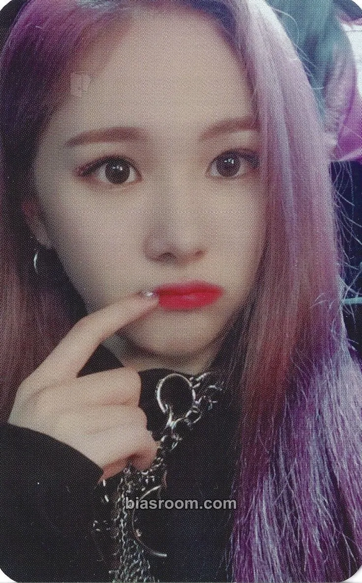 Mia Arrival of EVERGLOW Photocard - EVERGLOW - EVERGLOW K-pop photocard