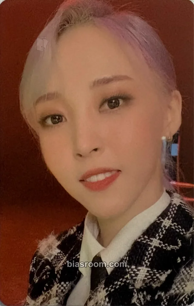 MAMAMOO - Moonbyul - reality in BLACK Album album photocard