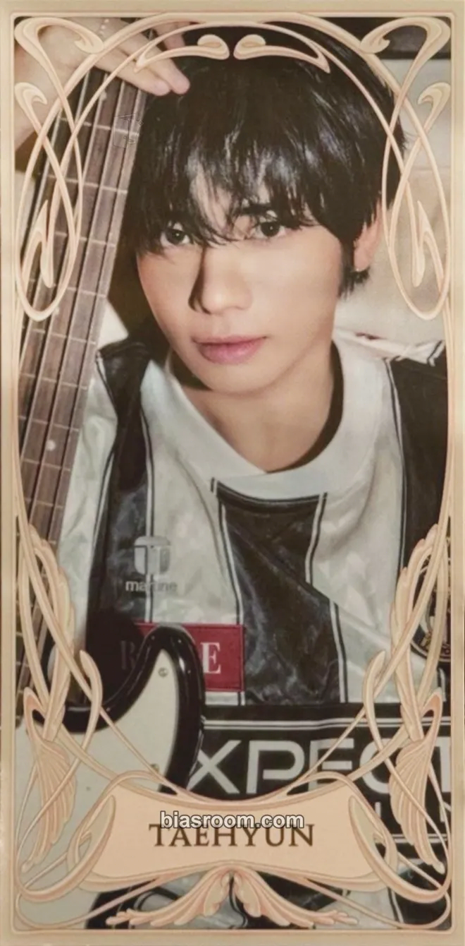 Taehyun Season's Greetings 2026 Photocard - TOMORROW X TOGETHER - TOMORROW X TOGETHER K-pop photocard