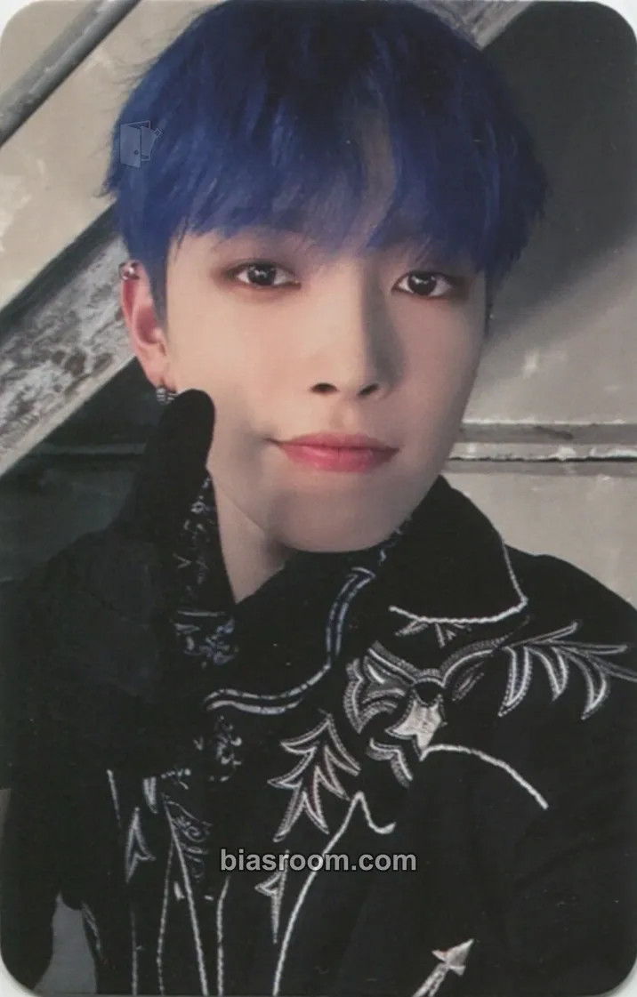 Hongjoong THE WORLD EP.2 : OUTLAW Photocard - ATEEZ - ATEEZ K-pop photocard
