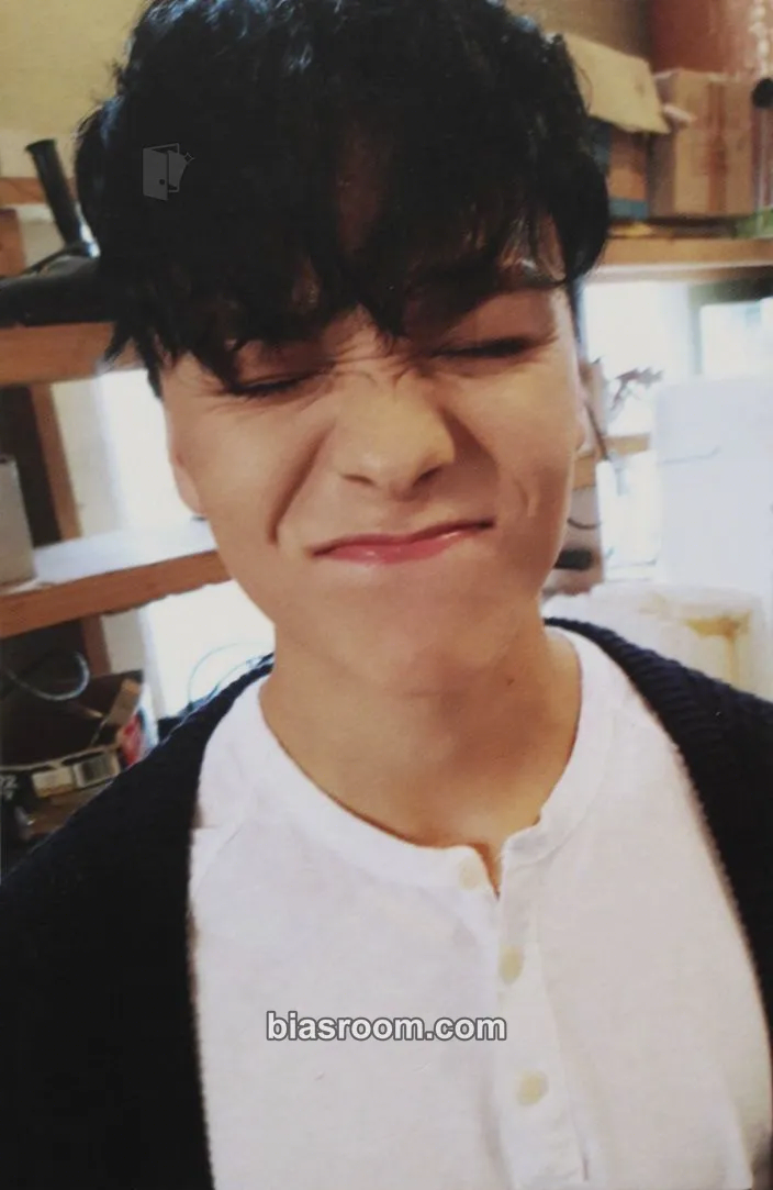 Vernon Going Seventeen Photocard - SEVENTEEN - SEVENTEEN K-pop photocard