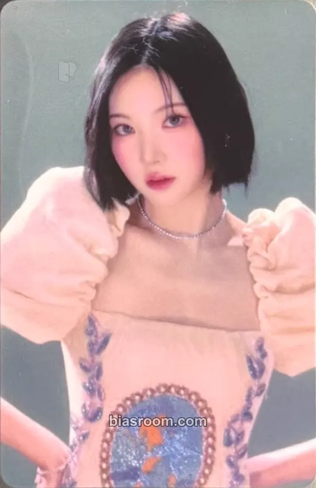 Jiwoo The Chase Photocard - Hearts2Hearts - Hearts2Hearts K-pop photocard